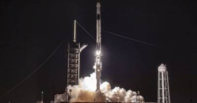 SpaceX запустила новую партию спутников ракетой Falcon 9 (ВИДЕО)