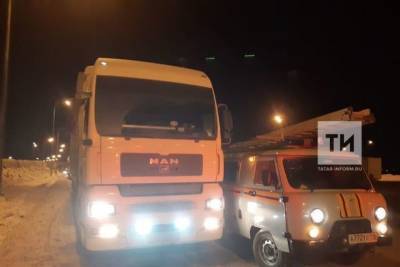 На трассе в Татарстане водителя фуры спасли от замерзания