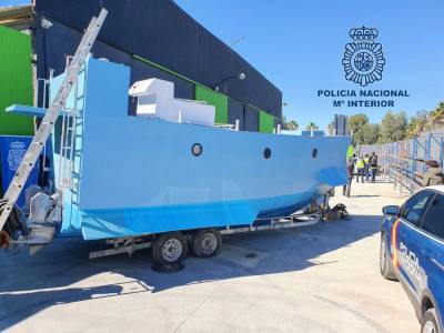 В Испании полиция обнаружила самодельную подводную лодку, которую могли строить для перевозки наркотиков