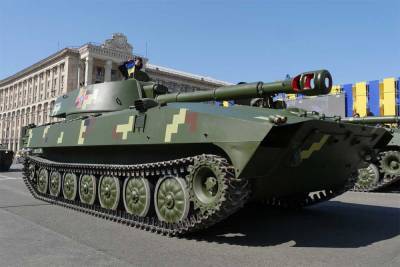 Эксперт рассказал, зачем Киев перебрасывает военную технику к линии разграничения