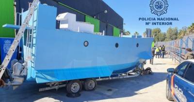 Испанская полиция обнаружила самодельную подводную нарко-лодку (ФОТО)