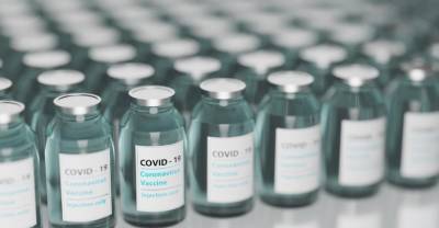 Поставки вакцины AstraZeneca в Чехию решили сократить на 40%