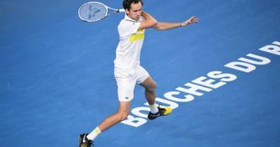 Медведев выиграл турнир в Марселе