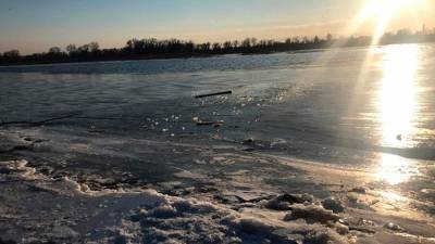 В Волгоградской области под лед провалились трое детей