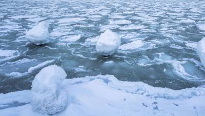Под Волгоградом три ребенка провалились под лед