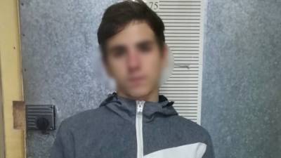 Полиция Астрахани два дня разыскивает пропавшего школьника