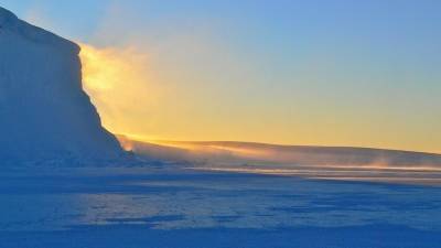 Находившиеся почти год в Антарктиде полярники скоро вернутся в родной Петербург