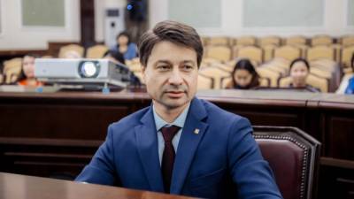 С выборов мэра Якутска сняли прямого конкурента "единоросса"