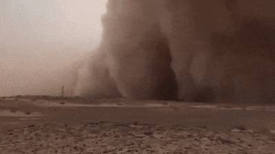 Сильнейшая песчаная буря обрушилась на страны Персидского залива — видео