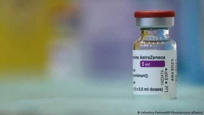 AstraZeneca заявила, что COVID-вакцина безопасна и не приводит к образованию тромбов