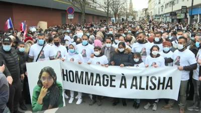 В Аржантёе состоялся марш в память об Алише, жертве травли