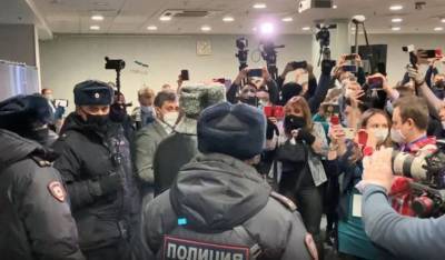 Силовики заранее подготовились к задержанию участников съезда независимых депутатов