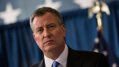 Мэр Нью-Йорка заявил о беспрецедентных человеческих потерях от коронавируса