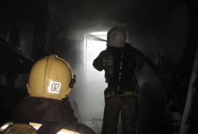 Мужчину госпитализировали после пожара в квартире в Пушкине