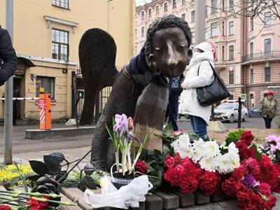 Инициаторов создания в Петербурге памятника погибшим медикам затравили в соцсетях