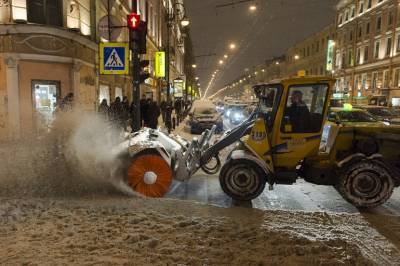 Дождь со снегом в Петербург принес циклон «Луис»