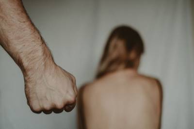 "Залезает под трусы": Софья Таюрская из Little Big заявила о сексуальном домогательстве во время массажа