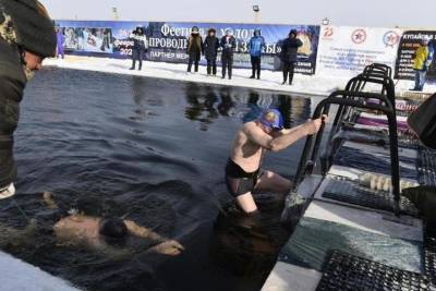 В Тюмени установят рекорд по заплыву с гирями
