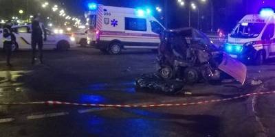 В Киеве 15 марта ночью на перекрестке пьяный водитель Toyota протаранил легковушку, погибли ее водитель и пассажирка – фото, видео - ТЕЛЕГРАФ