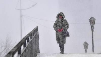 Жителей российских регионов предупредили о сильном ветре