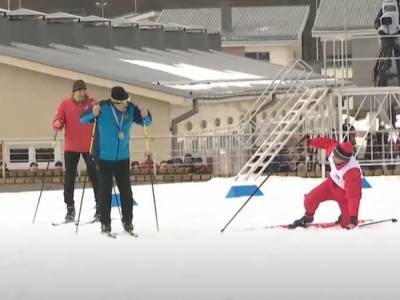 Еще одна «победа» Лукашенко: участник лыжной гонки трижды «случайно» падал, чтобы не обогнать президента (видео)