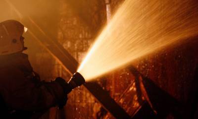 В Карелии пожарные спасли мужчину, который устроил пожар во сне