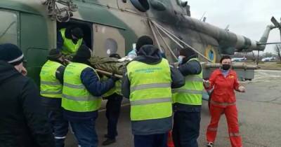В Днепр на вертолете эвакуировали двух раненых бойцов (фото, видео)