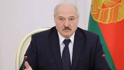 Лукашенко заявил о начале работы комиссии по поправкам в Конституцию