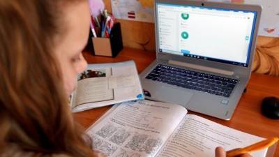 «Беспредел какой-то»: отец русскоязычного ученика пожаловался на школу в Латвии
