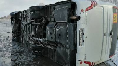 Автобус с 11 пассажирами перевернулся в Ивановской области