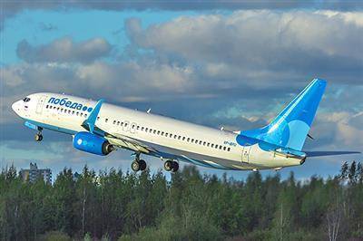 Российские авиакомпании в феврале снизили перевозки пассажиров на 37%