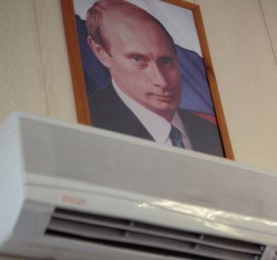 В Пензе родителей учеников школы № 78 попросили скинуться на портреты президента Путина