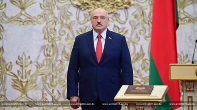 Лукашенко считает, что в Беларуси «неукоснительно соблюдается Конституция»