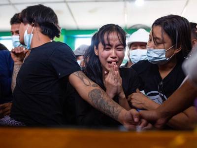 В городе Мьянмы объявили военное положение после убийств десятков демонстрантов
