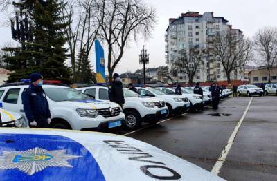На Прикарпатье полицейские офицеры общины вышли на службу