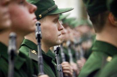 Доля служащих по призыву в российской армии сократилась до 30%
