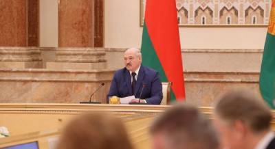 Лукашенко начал работу над новой белорусской Конституцией