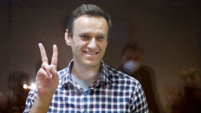 Песков подсказал, у кого спрашивать о местонахождении Навального