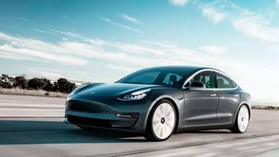 Электрокары Tesla неожиданно подорожали