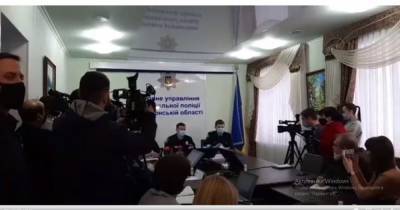 Появилось видео брифинга полиции Херсонской области по поводу раскрытия убийства 7-летней Марии Борисовой (видео)