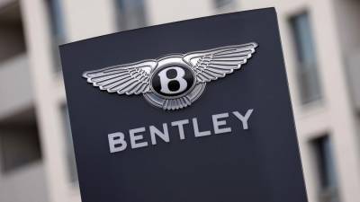 Bentley начала продажи в России обновленной модели Bentayga