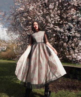 Тиффани Хсу в платье, которое во всем мире распродали за 5 минут