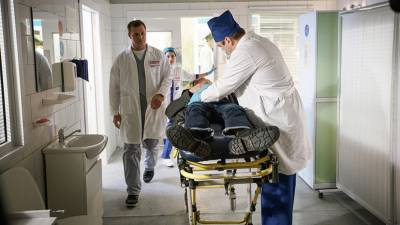 Совесть против протоколов: на телевидении стартует сериал о жизни врачей во время пандемии