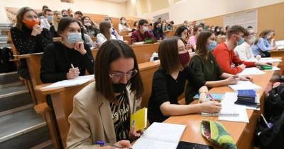 Таджикские студенты расхотели учиться в вузах Украины