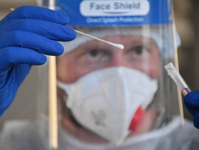 Новый тест сможет найти коронавирус на столе и дверных ручках, а не только у людей