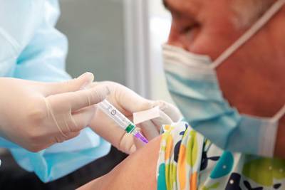 Власти Украины назвали запланированными низкие темпы вакцинации от коронавируса