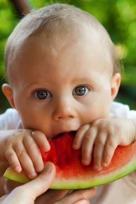 Диетологи объяснили, почему вредны фрукты