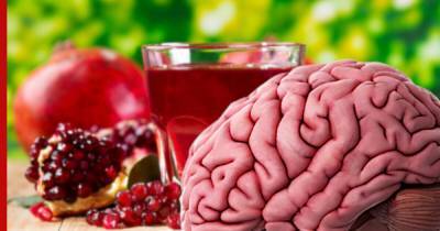 Ученые выяснили, какой сок снижает риск травмы мозга