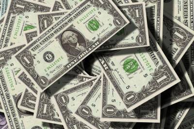 Курс доллара оказался ниже 73 рублей впервые с декабря