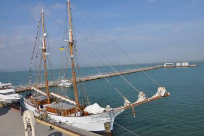 105-летний парусник с Маршалловых островов пришвартовался в Одессе: фото